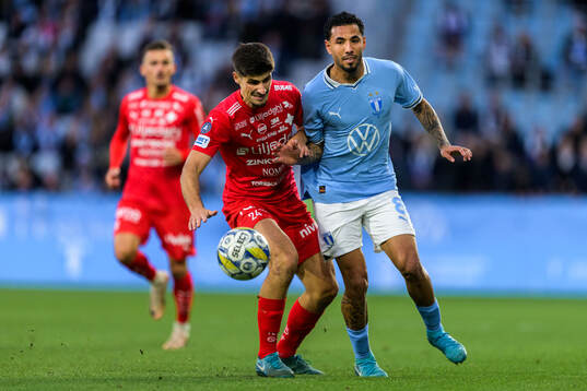 Värnamos Emin Grozdanic och Malmö FFs Sergio Pena