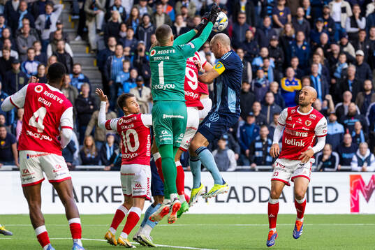 Kalmars målvakt Samuel Brolin och Djurgårdens Marcus