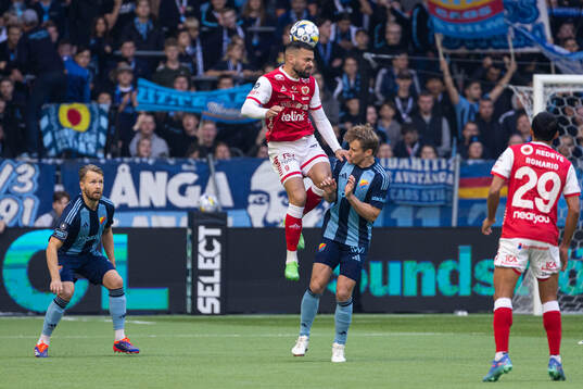 Kalmars Dino Islamovic och Djurgårdens Rasmus Schuller