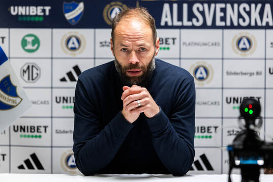 IFK Norrköpings tränare Andreas Alm på presskonferensen