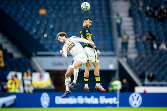 Häckens Adam Lundkvist och AIKs Ioannis Pittas