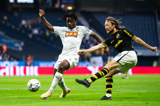 Häckens Jeremy Agbonifo och AIKs Axel Björnström