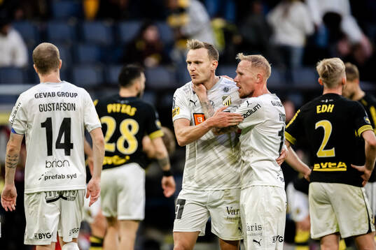 Häckens Marius Lode och Mikkel Rygaard Jensen jublar