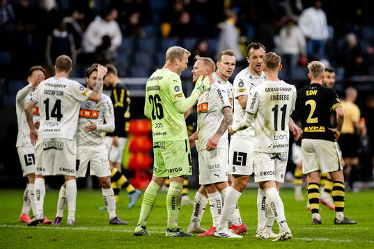 Häckens målvakt Peter Abrahamsson och Mikkel Rygaard