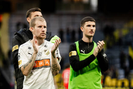 Häckens Simon Gustafson jublar