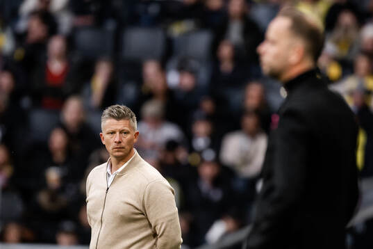 AIKs tränare Mikkjal Thomassen och Häckens tränare Joop