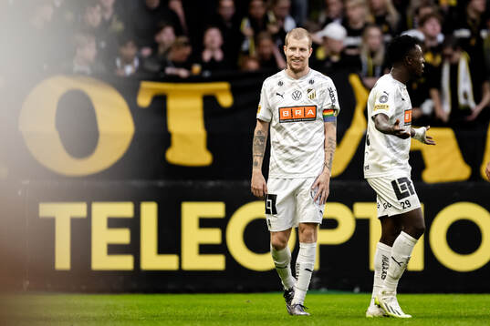 Häckens Simon Gustafson jublar