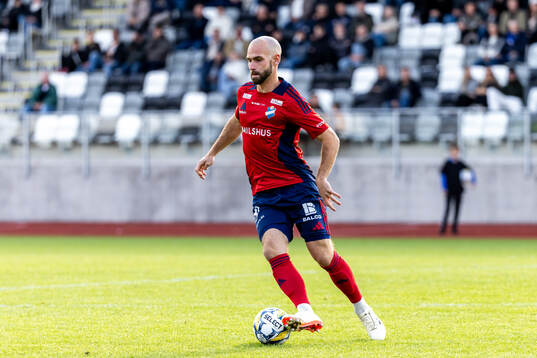 (öö4/under fotbollsmatchen i Superettan mellan IK