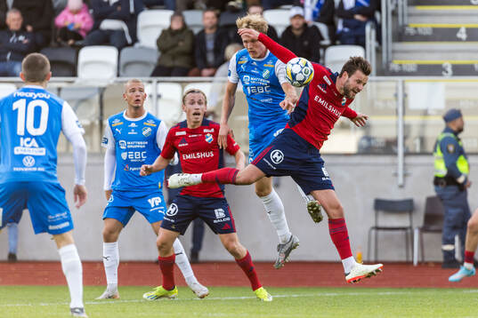 IK Oddevolds Gabriel Sandberg och Östers Niklas Söderberg