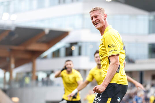 Elfsborgs Emil Holten jublar
