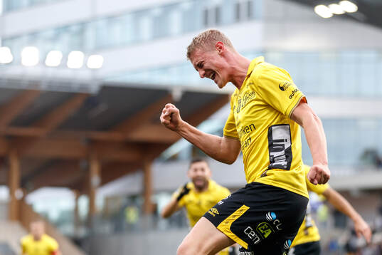 Elfsborgs Emil Holten jublar