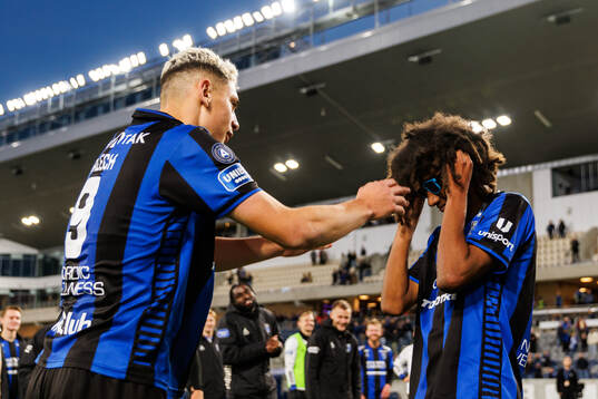 Sirius Yousef Salech och Malcolm Jeng jublar