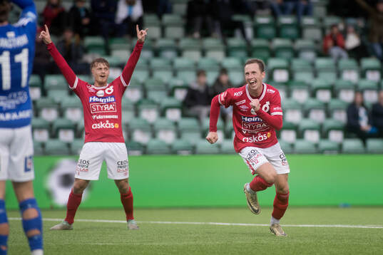 Degerfors Erik Lindell jublar