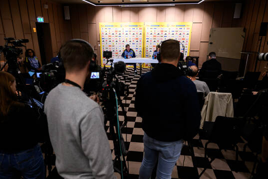Head coach Jon Dahl Tomasson of the Swedish men's football