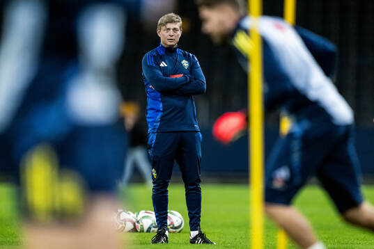 Head coach Jon Dahl Tomasson of the Swedish men's football