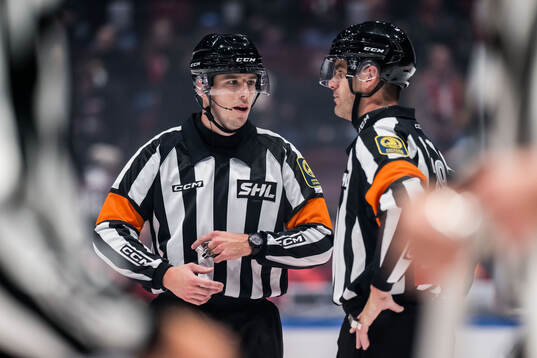 Domare Oscar Niklasson och domare Richard Magnusson