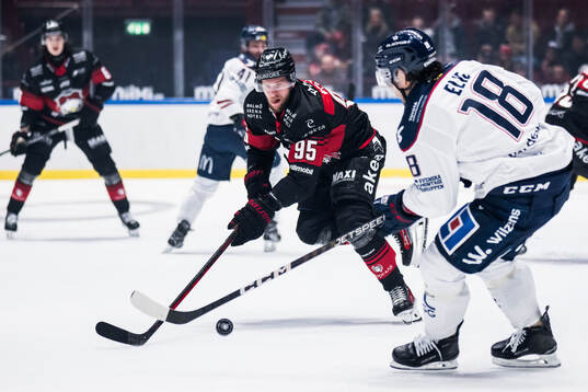 Malmö Redhawks Carl Persson och Linköpings Remi Elie