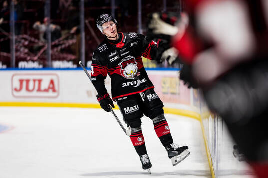 Malmö Redhawks Otto Stenberg jublar