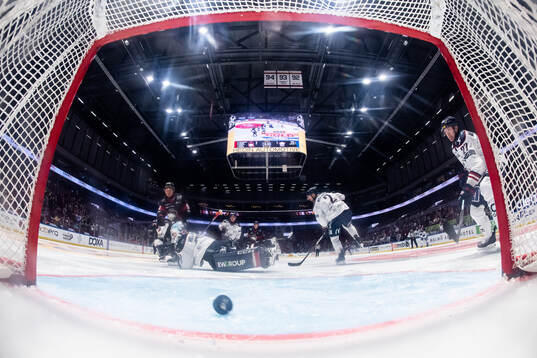 Malmö Redhawks Axel Sundberg gör 3-1 målet bakom