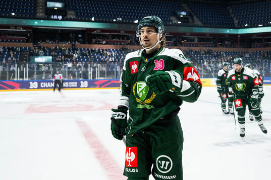 David Tomasek of Färjestad celebrates