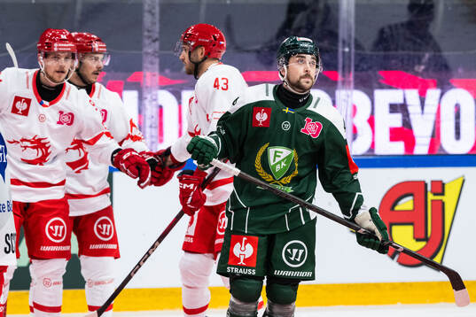 Jonathan Andersson of Färjestad looks dejected
