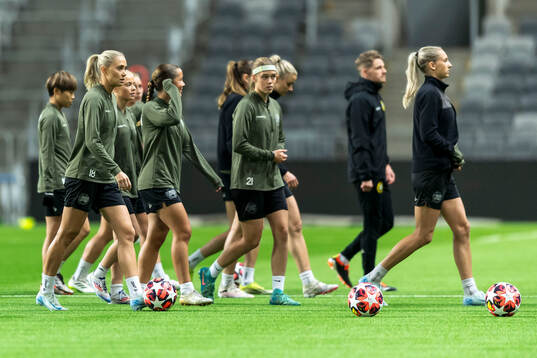 Alice Carlsson of Hammarby at a training session