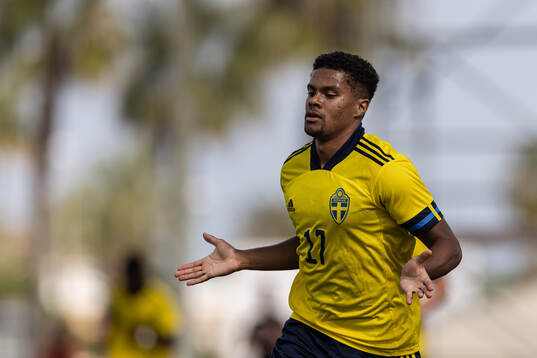 Santino Samuyiwa of Sweden celebrates