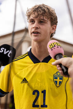 Maximilian Ibrahimovic of Sweden speaks with media