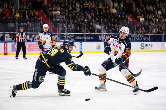 Djurgårdens Jonathan Tychonick och Södertäljes Hampus