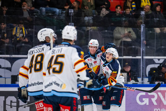 Djurgårdens Victor Eklund och Edvin Hammarlund jublar