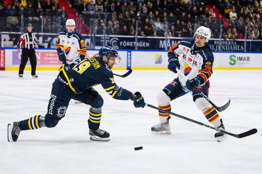 Djurgårdens Jonathan Tychonick och Södertäljes Hampus