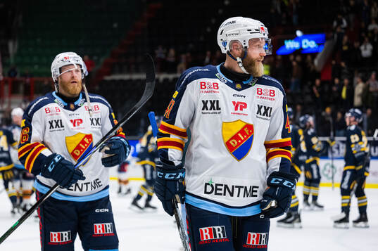 Djurgårdens Patrick Thoresen och Linus Klasen deppar