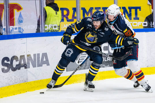 Södertäljes Nolan Stevens och Djurgårdens Colby Sissons