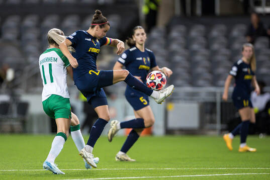 Ellen Wangerheim of Hammarby and Jennifer Klein of St