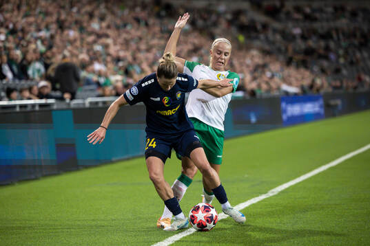 Mateja Zver of St Pölten and Stina Lennartsson of Hammarby