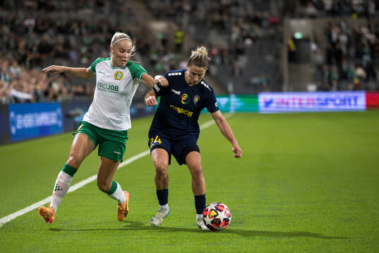 Mateja Zver of St Pölten and Stina Lennartsson of Hammarby