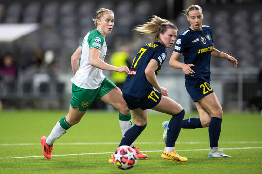 Julie Blakstad of Hammarby and Sarah Mattner of St Pölten