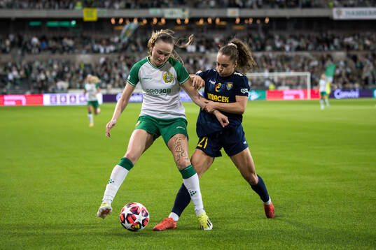 Vilde Hasund of Hammarby and Izabela Krizaj of St Pölten