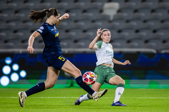 Smilla Vallotto of Hammarby and Tea Vracevic of St Pölten