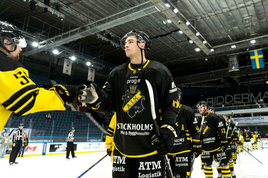 AIKs Gustav Sjöqvist jublar