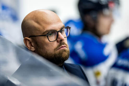 Karlskogas tränare Dennis Hall