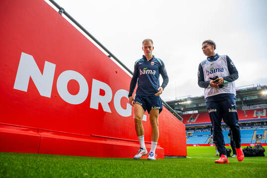 Andreas Hanche-Olsen and Antonio Nusa of the Norwegian