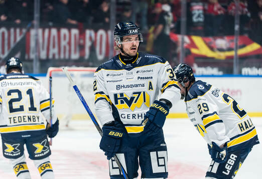 HV71s Oscar Engsund deppar