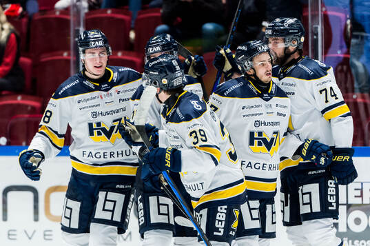 HV71s Herman Träff jublar