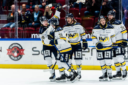 HV71s Herman Träff jublar