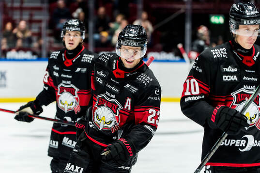 Malmö Redhawks Christoffer Forsberg jublar