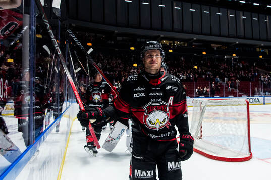Malmö Redhawks Christoffer Forsberg jublar