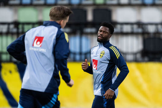 Emmanuel Ekong of Sweden