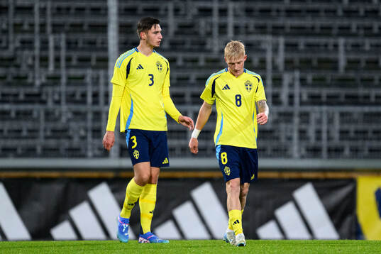 Noah Eile and Melker Widell of Sweden looks dejected