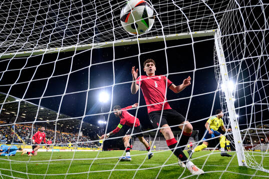 Jusef Erabi of Sweden scores 3-1 behind Nikoloz